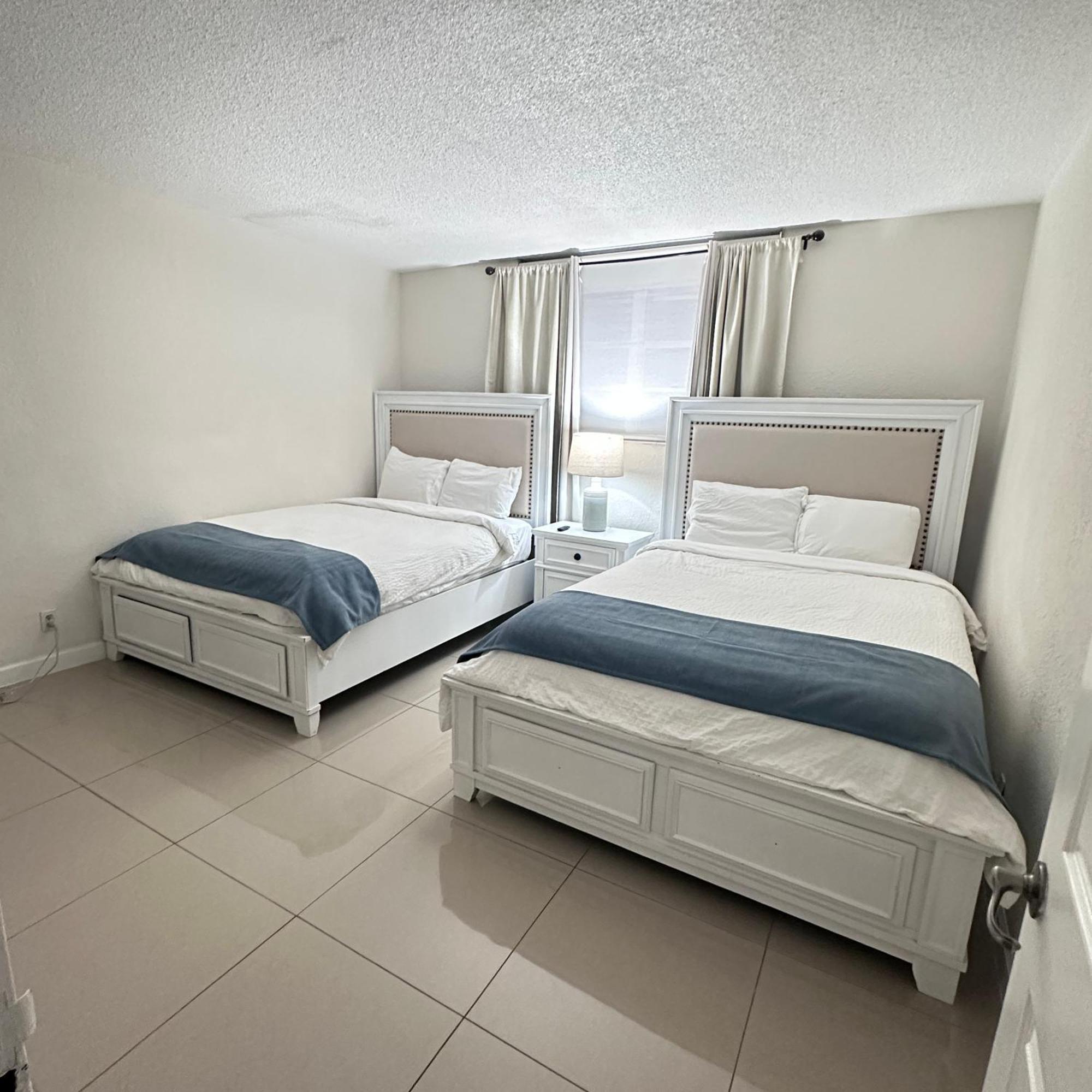 Hollywood Apartment By The Sea Bagian luar foto