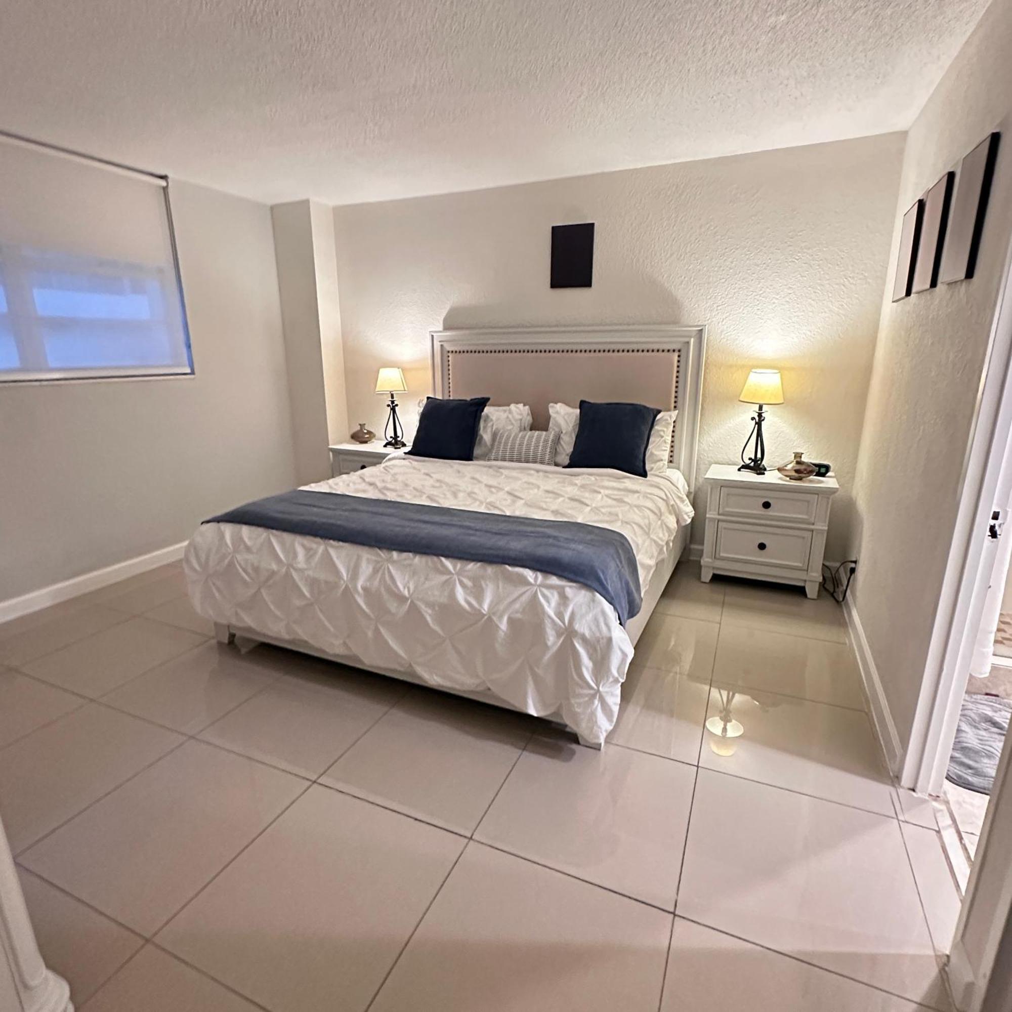 Hollywood Apartment By The Sea Bagian luar foto
